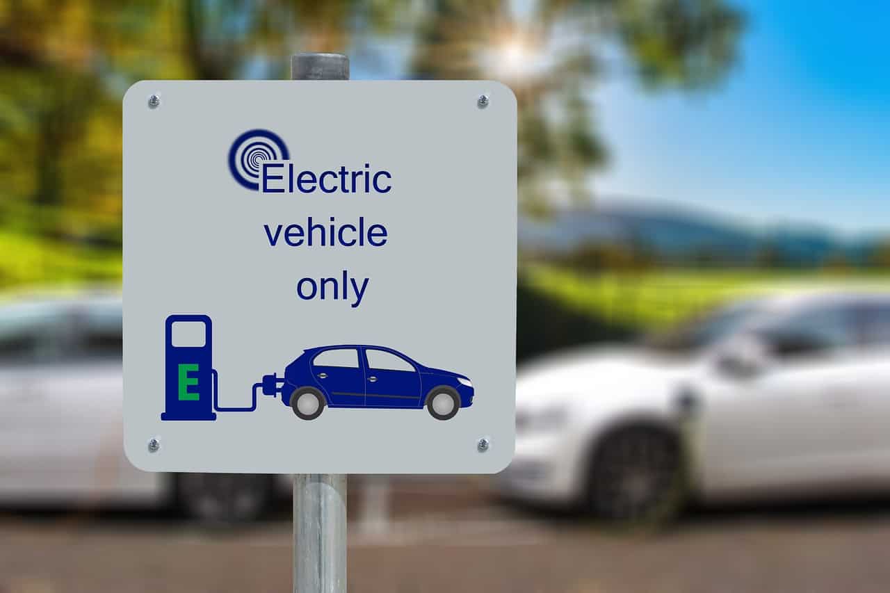 Zandar – elektryczny SUV od Renault trafi do klientów w 2021 roku