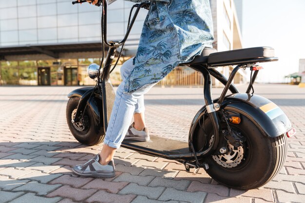 Zalety i wady korzystania z motocykli elektrycznych w codziennym transporcie